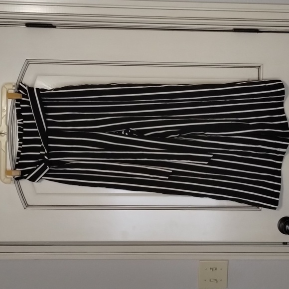 Forever 21 Contemporary Black/Ivory Stripe Crop Wide Leg Pant w/Tie Size Medium - Picture 1 of 9